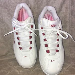 NIKE woman's training shoe ( size 10)